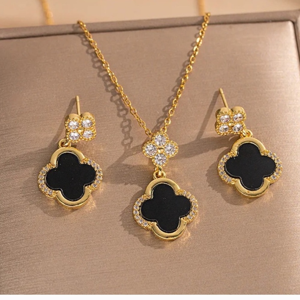 Titanium Steel Micro-Inlaid Lucky Clover black and gold necklace N earrings SET